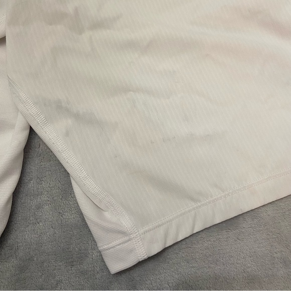 Lululemon T.H.E. Short *9" Updated White 21957 - Picture 9 of 13